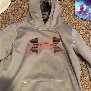 Gray and pink under armor sweat shirt M in kids